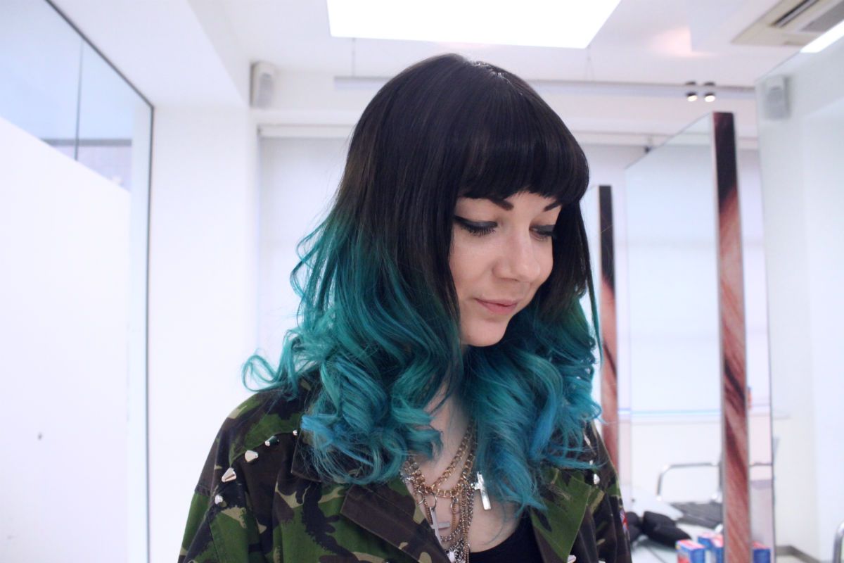 Live Colour Ultra Brights Electric Blue Hair Dye by Schwarzkopf - wide 5